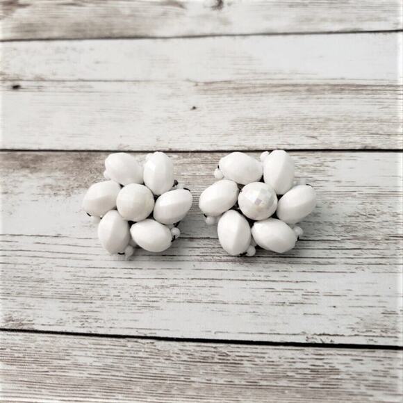 Vintage Clip On Earrings - White Flower Shape - 1 & 1/8" - Picture 1 of 4